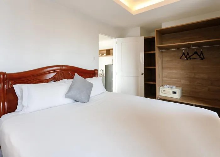 Hotel Livstudios Bay Manila